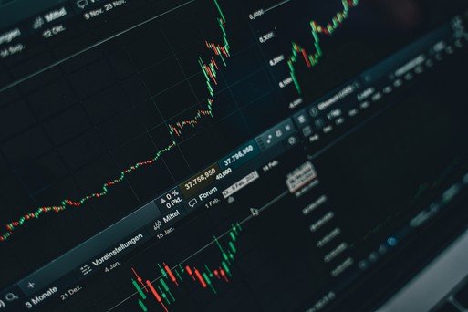 The Role of AI in Volatility Modeling and Forecasting for Traders